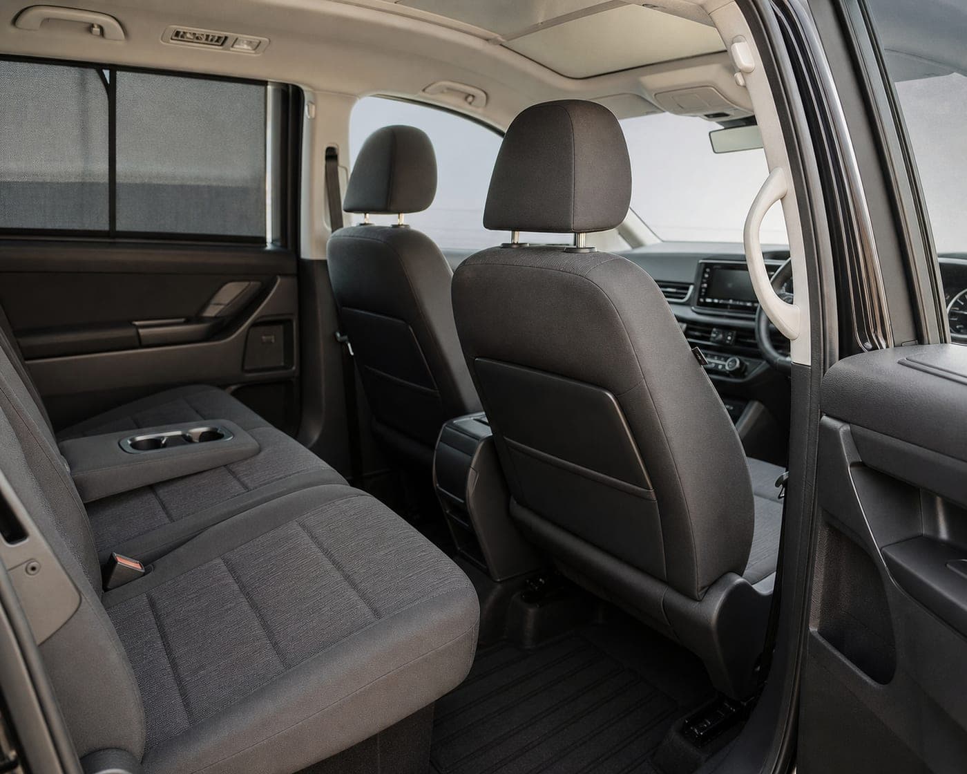 Interior mobil yang rapi untuk perjalanan nyaman